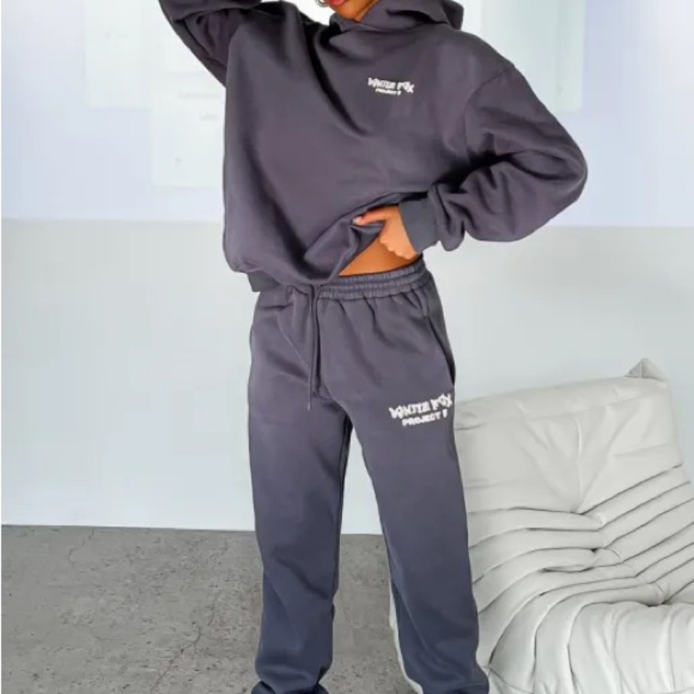 White Fox Project 5 Sweatshirt. Grey. S/M. Tiny stain - Picture 2 of 6